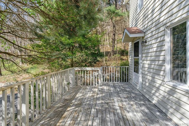 147 Stoneleigh Avenue, Carmel, NY 10512