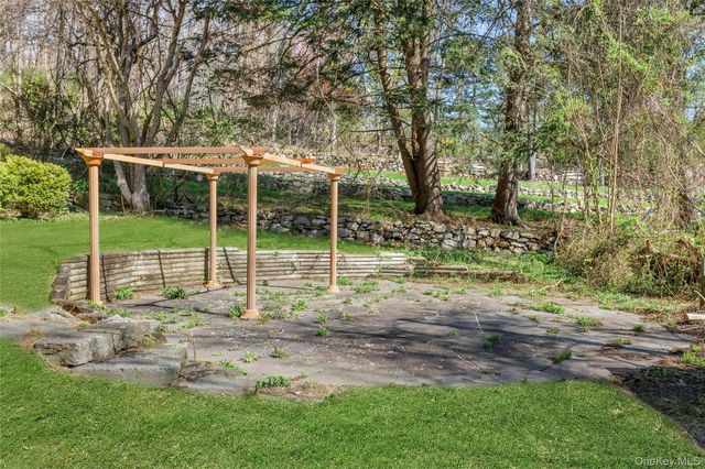 147 Stoneleigh Avenue, Carmel, NY 10512
