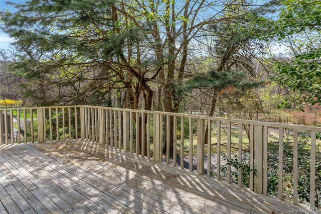 147 Stoneleigh Avenue, Carmel, NY 10512