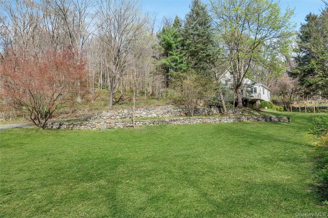 147 Stoneleigh Avenue, Carmel, NY 10512
