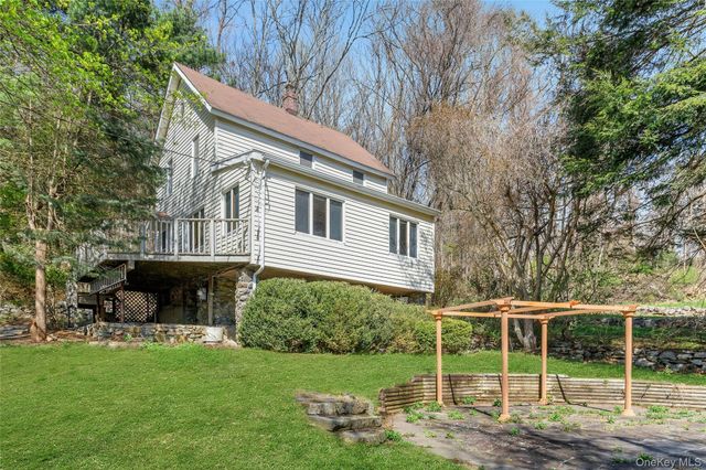 147 Stoneleigh Avenue, Carmel, NY 10512