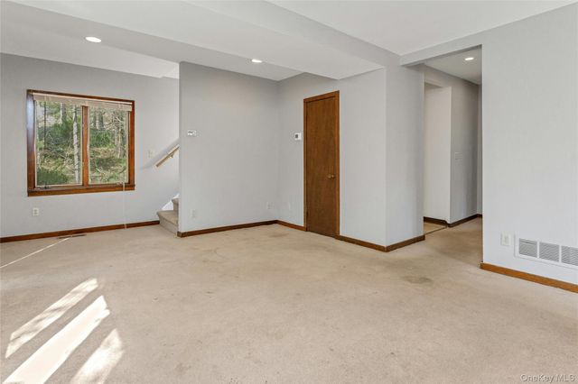 147 Stoneleigh Avenue, Carmel, NY 10512