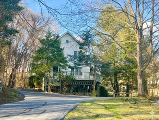 147 Stoneleigh Avenue, Carmel, NY 10512