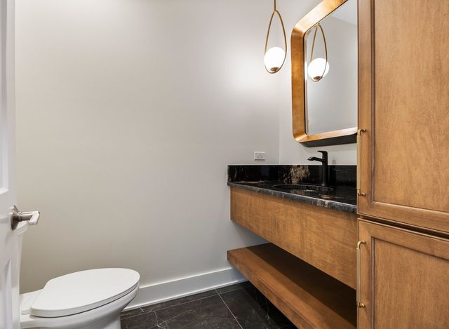 8886 Johnston Road, Burr Ridge, IL 60522