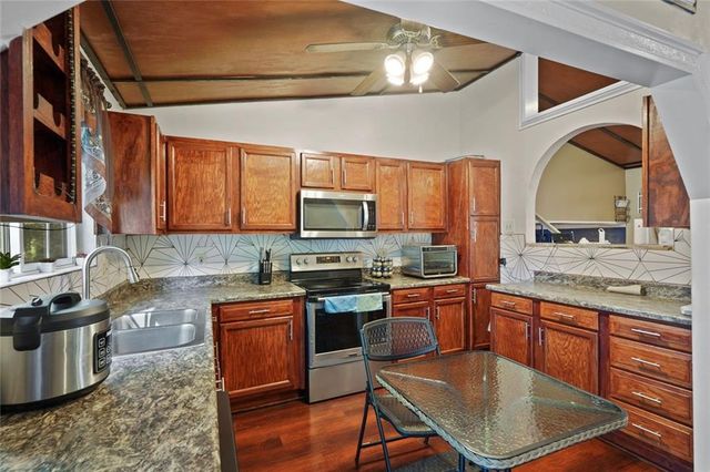 884 Forest Path, Stone Mountain, GA 30088