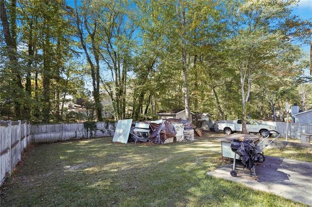 884 Forest Path, Stone Mountain, GA 30088