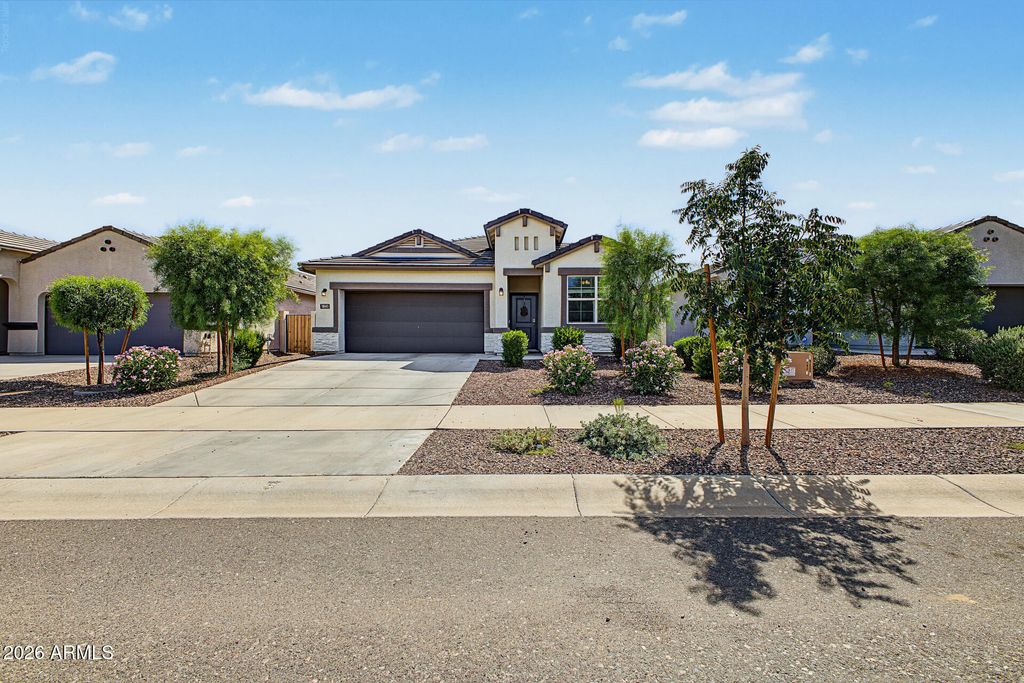 18641 W DESERT HOLLOW Drive, Wittmann, AZ 85361 — photo 3