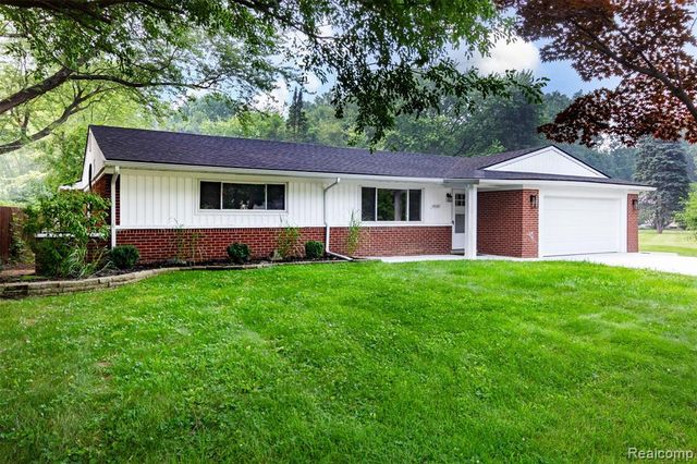 45471 Abington Circle, Macomb, MI 48042