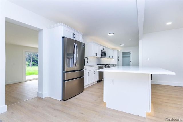 45471 Abington Circle, Macomb, MI 48042