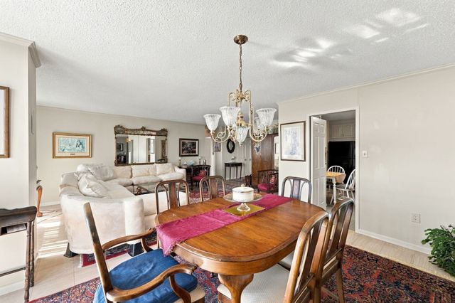 40 Village Rd 1611, Middleton, MA 01949