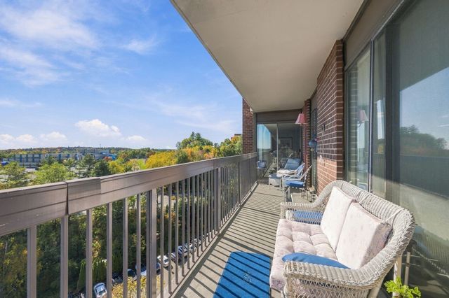 40 Village Rd 1611, Middleton, MA 01949