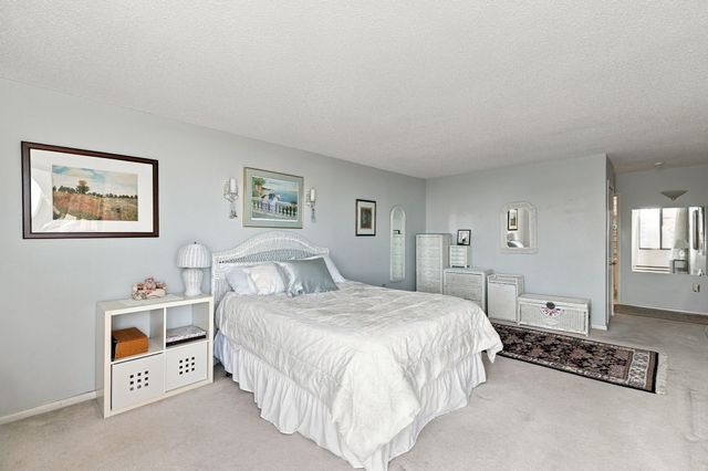 40 Village Rd 1611, Middleton, MA 01949