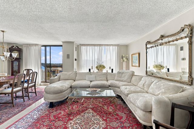 40 Village Rd 1611, Middleton, MA 01949