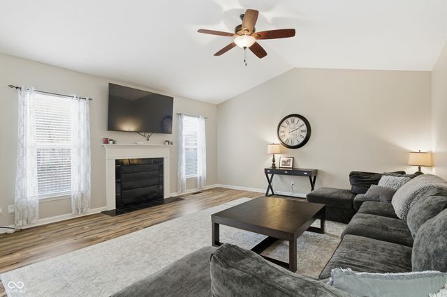 509 Plainville Drive, Westfield, IN 46074