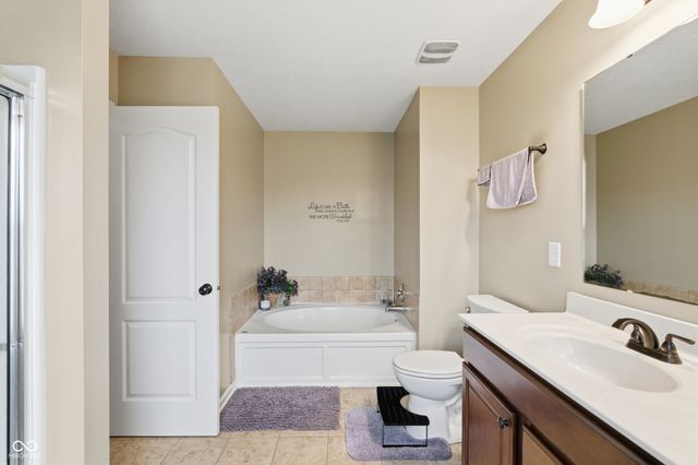 509 Plainville Drive, Westfield, IN 46074