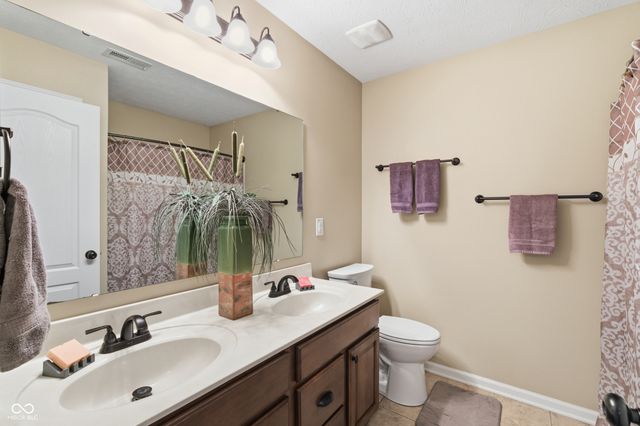 509 Plainville Drive, Westfield, IN 46074