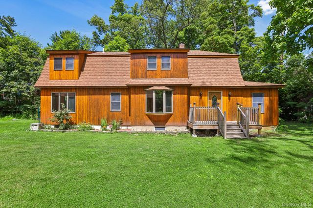 17 Hillside Road, Greenwood Lake, NY 10925