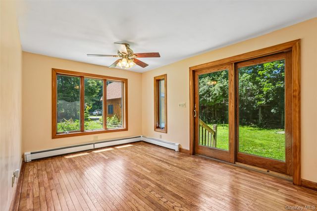 17 Hillside Road, Greenwood Lake, NY 10925