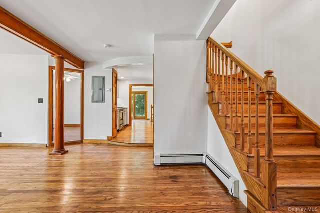 17 Hillside Road, Greenwood Lake, NY 10925