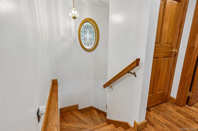 17 Hillside Road, Greenwood Lake, NY 10925