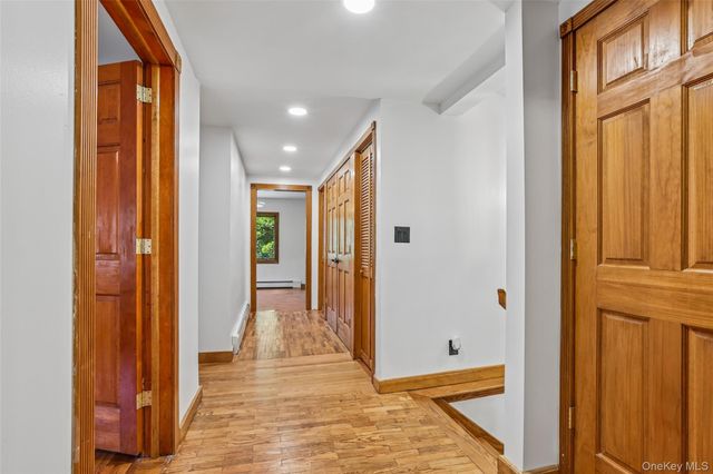 17 Hillside Road, Greenwood Lake, NY 10925