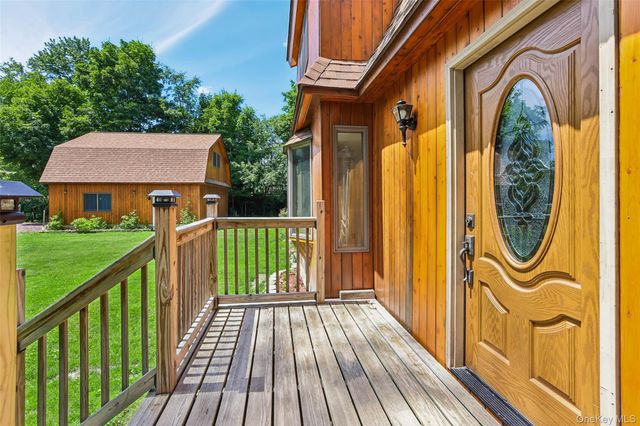 17 Hillside Road, Greenwood Lake, NY 10925