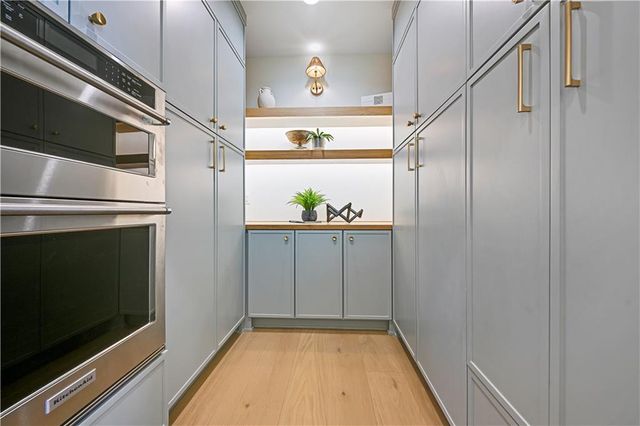 16830 Grace Drive, Loch Lloyd, MO 64012