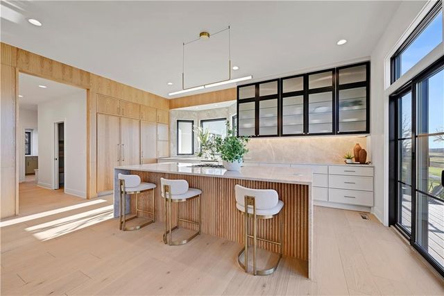 16830 Grace Drive, Loch Lloyd, MO 64012