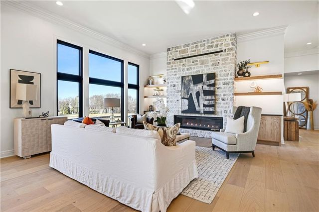 16830 Grace Drive, Loch Lloyd, MO 64012