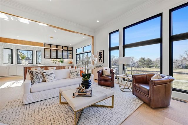 16830 Grace Drive, Loch Lloyd, MO 64012