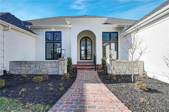 16830 Grace Drive, Loch Lloyd, MO 64012