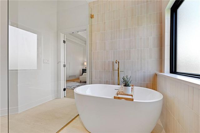 16830 Grace Drive, Loch Lloyd, MO 64012