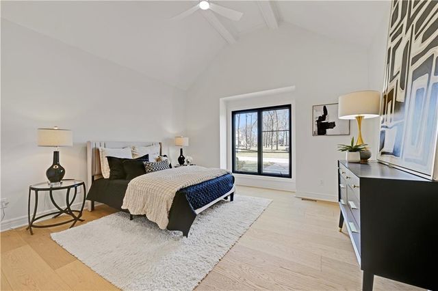 16830 Grace Drive, Loch Lloyd, MO 64012