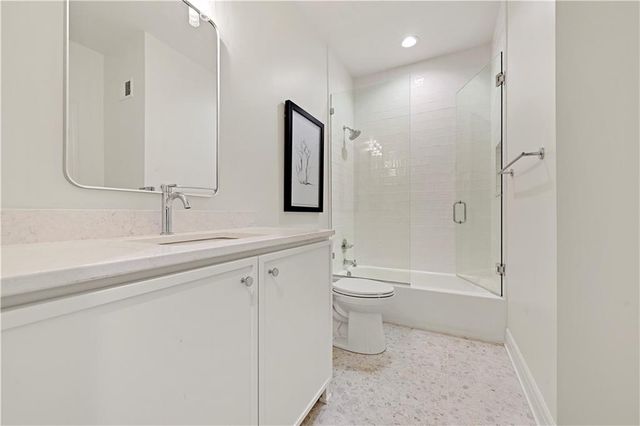 16830 Grace Drive, Loch Lloyd, MO 64012