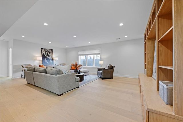 16830 Grace Drive, Loch Lloyd, MO 64012