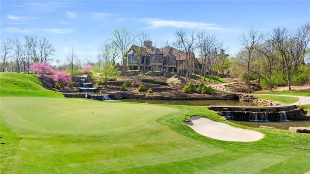 16830 Grace Drive, Loch Lloyd, MO 64012