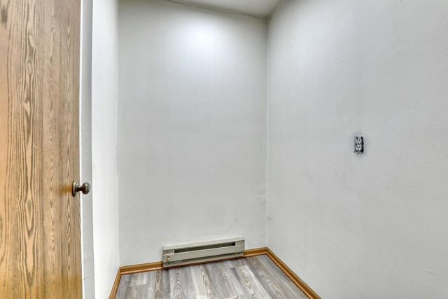 4526 S Greenridge CIRCLE, Greenfield, WI 53220