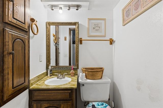 1913 N Ann Arbor Avenue, Oklahoma City, OK 73127