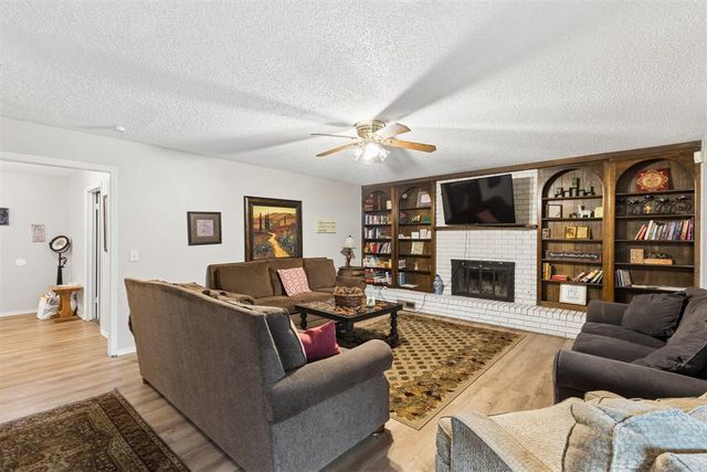 1913 N Ann Arbor Avenue, Oklahoma City, OK 73127