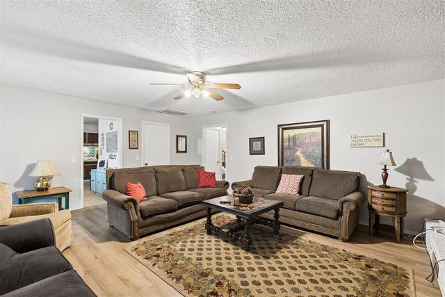 1913 N Ann Arbor Avenue, Oklahoma City, OK 73127