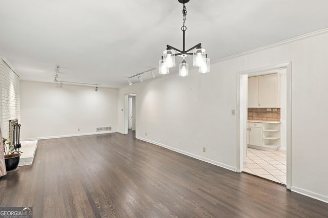 955 Vistavia Circle, Decatur, GA 30033