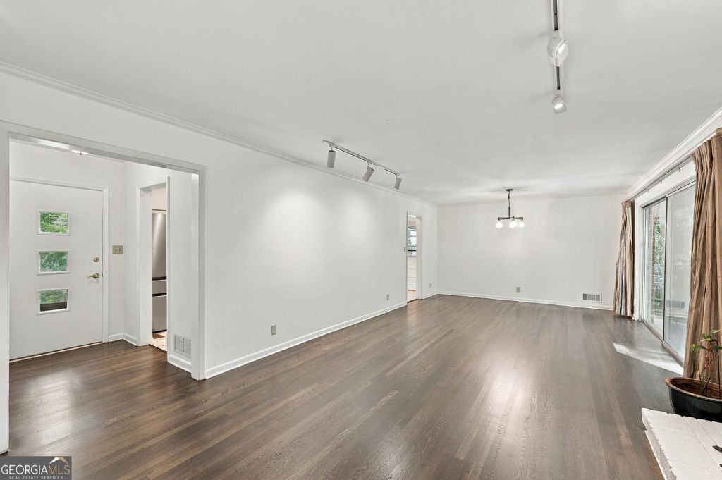 955 Vistavia Circle, Decatur, GA 30033 — photo 3