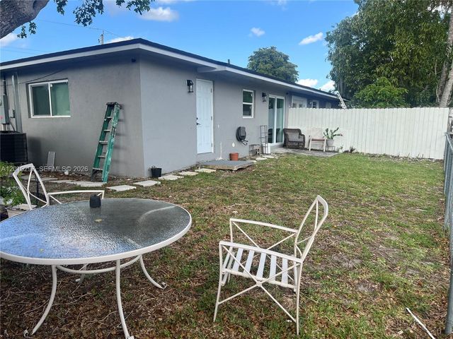 6742 SW 18th Ct, North Lauderdale, FL 33068