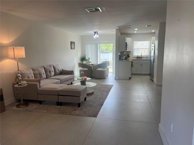 6742 SW 18th Ct, North Lauderdale, FL 33068