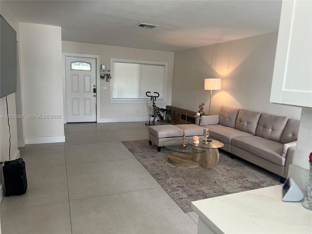 6742 SW 18th Ct, North Lauderdale, FL 33068