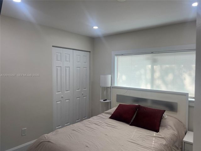 6742 SW 18th Ct, North Lauderdale, FL 33068