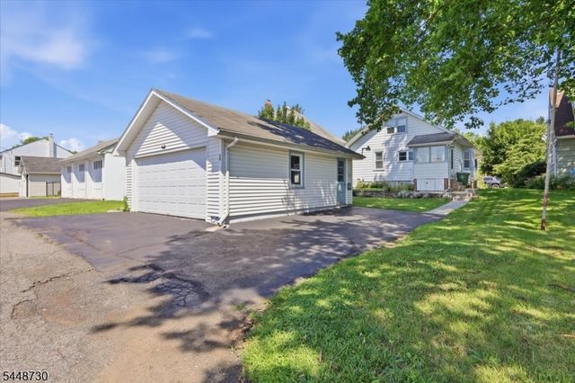 79 W Johnston St, Washington Boro, NJ 07882
