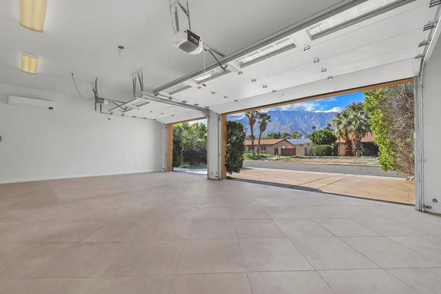 2990 N Biskra Road, Palm Springs, CA 92262