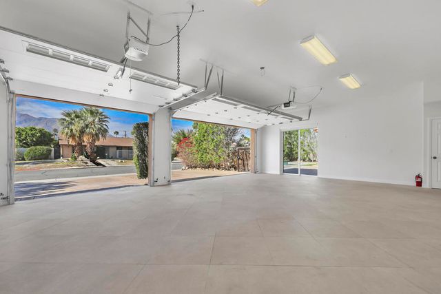 2990 N Biskra Road, Palm Springs, CA 92262