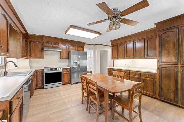 105 Gleneagles Court, Simpsonville, SC 29681